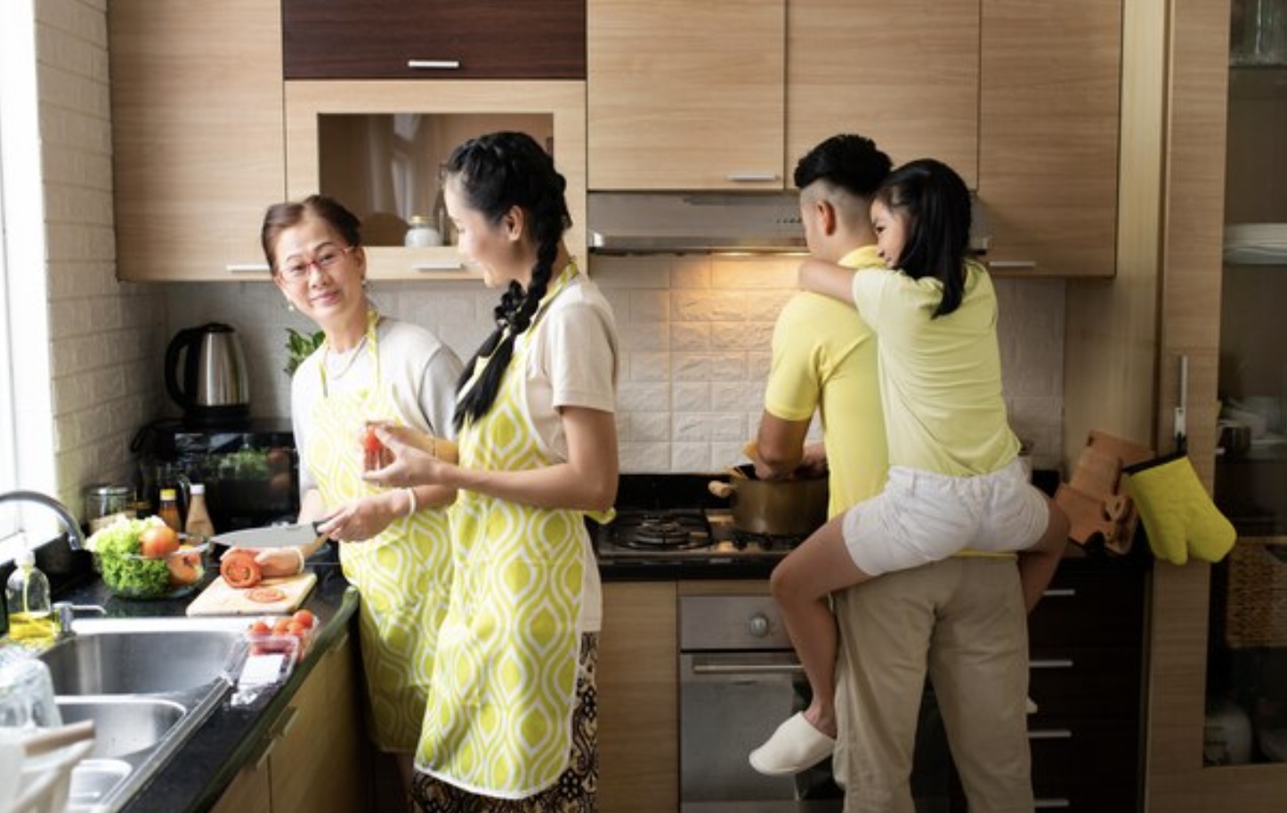 Median Household Income at S$10,869 in 2023; 2.8% real term increase from past year